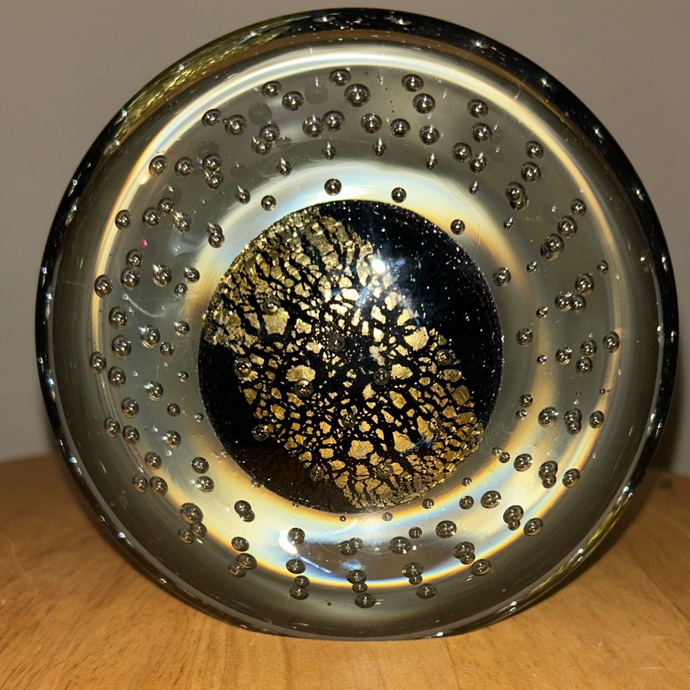1998 Signed EICKHOLT Art Glass Paperweight Bubbles Standing Gold Aventurine